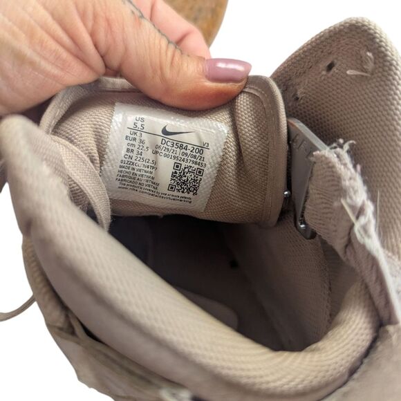 Nike Air Force 1 High Utility 2.0 Fossil Stone Boots Women's Size 5.5 - Picture 2 of 4